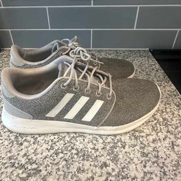 Adidas Women’s Shoes Size 9 - Picture 3 of 4